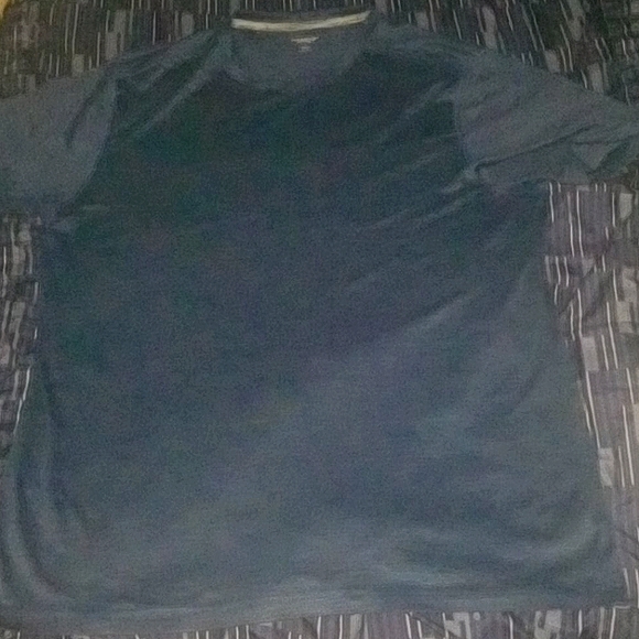 Old Navy Workout Shirt - Picture 1 of 2